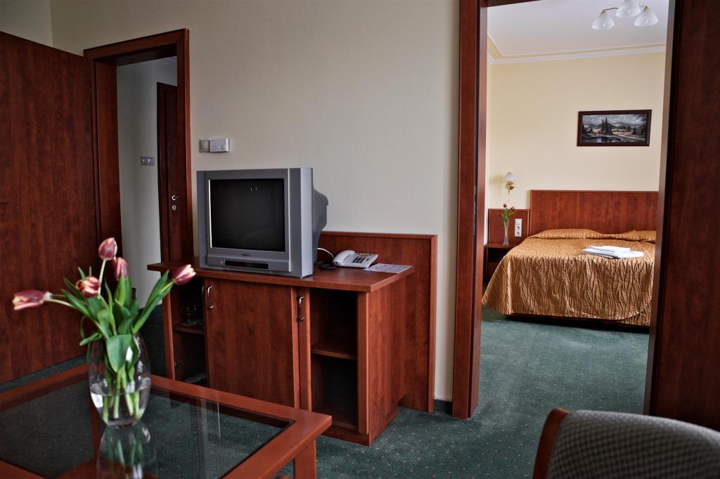Hotel Lukacs Superior Kazincbarcika Pokoj fotografie