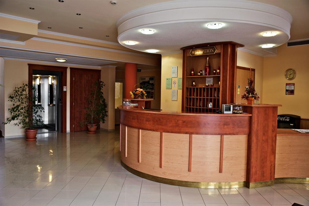 Hotel Lukacs Superior Kazincbarcika Exteriér fotografie