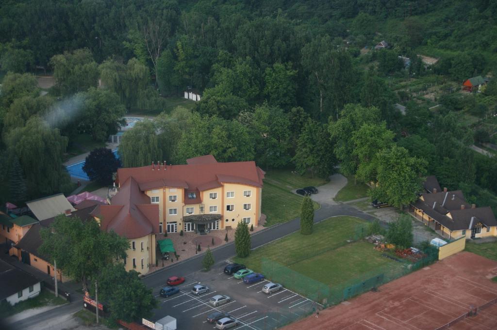 Hotel Lukacs Superior Kazincbarcika Exteriér fotografie