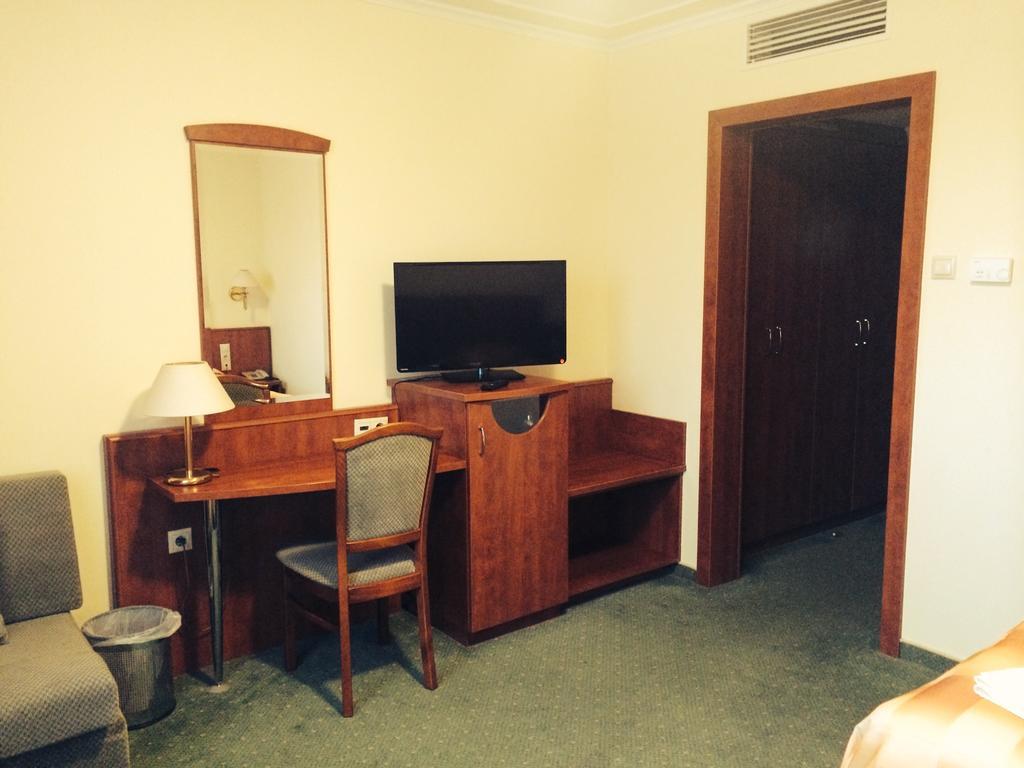 Hotel Lukacs Superior Kazincbarcika Pokoj fotografie